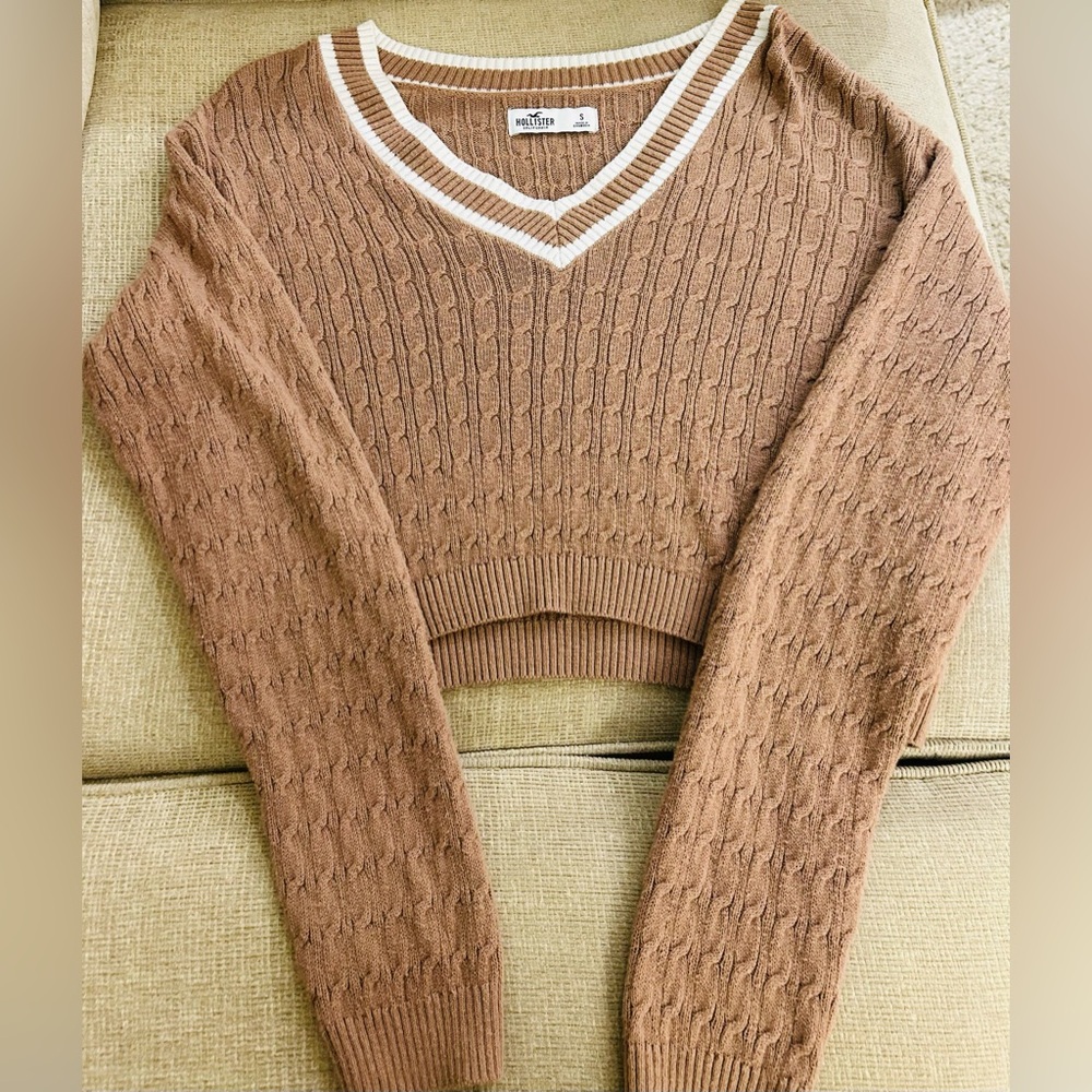 Hollister Brown Cable Knit V-Neck Sweater